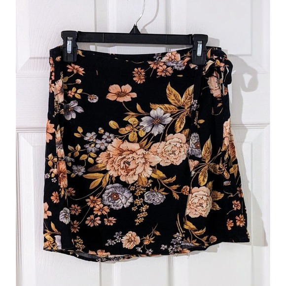 American Eagle Floral Wrap Mini Skirt‎ High Waist Black Peach Small - Picture 3 of 9